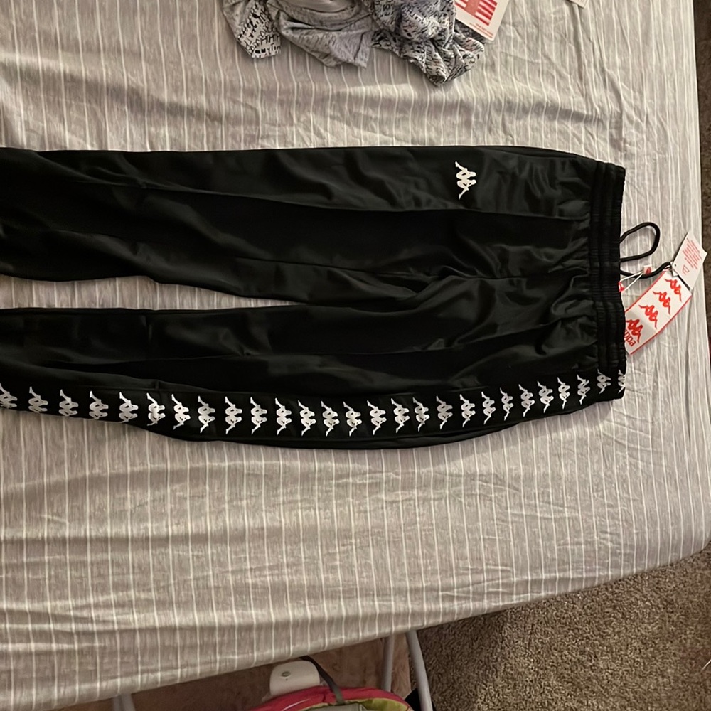 men’s XS kappa pants ! never worn brand new !